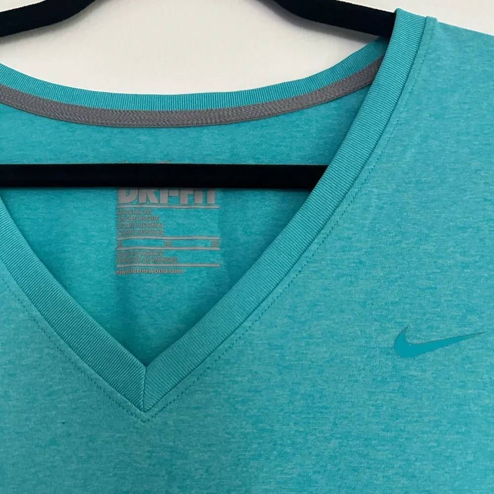 Nike Dri-FIT Womens V-Neck Short Sleeve Activewear T-Shirt Teal Turquoise XL